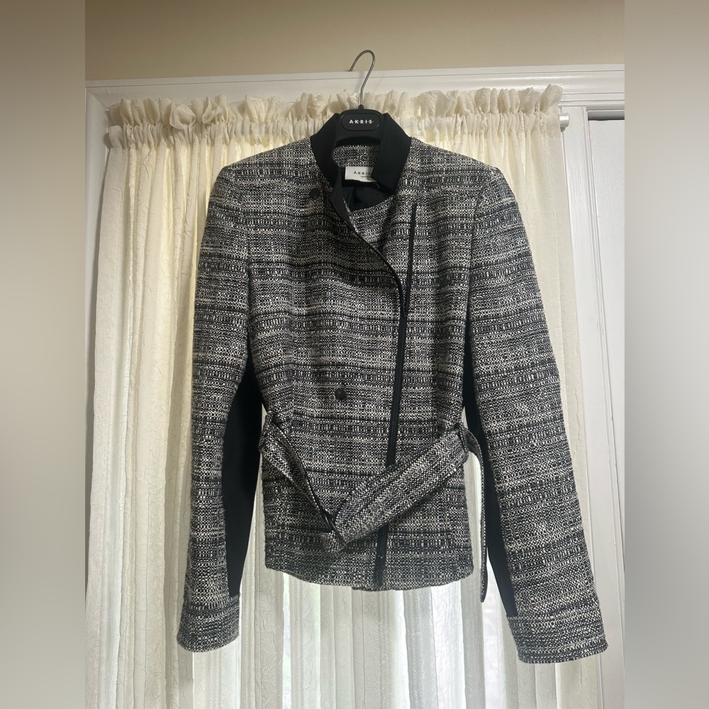 AKRIS-PUNTO BLACK AND WHITE BLAZER SIZE 8